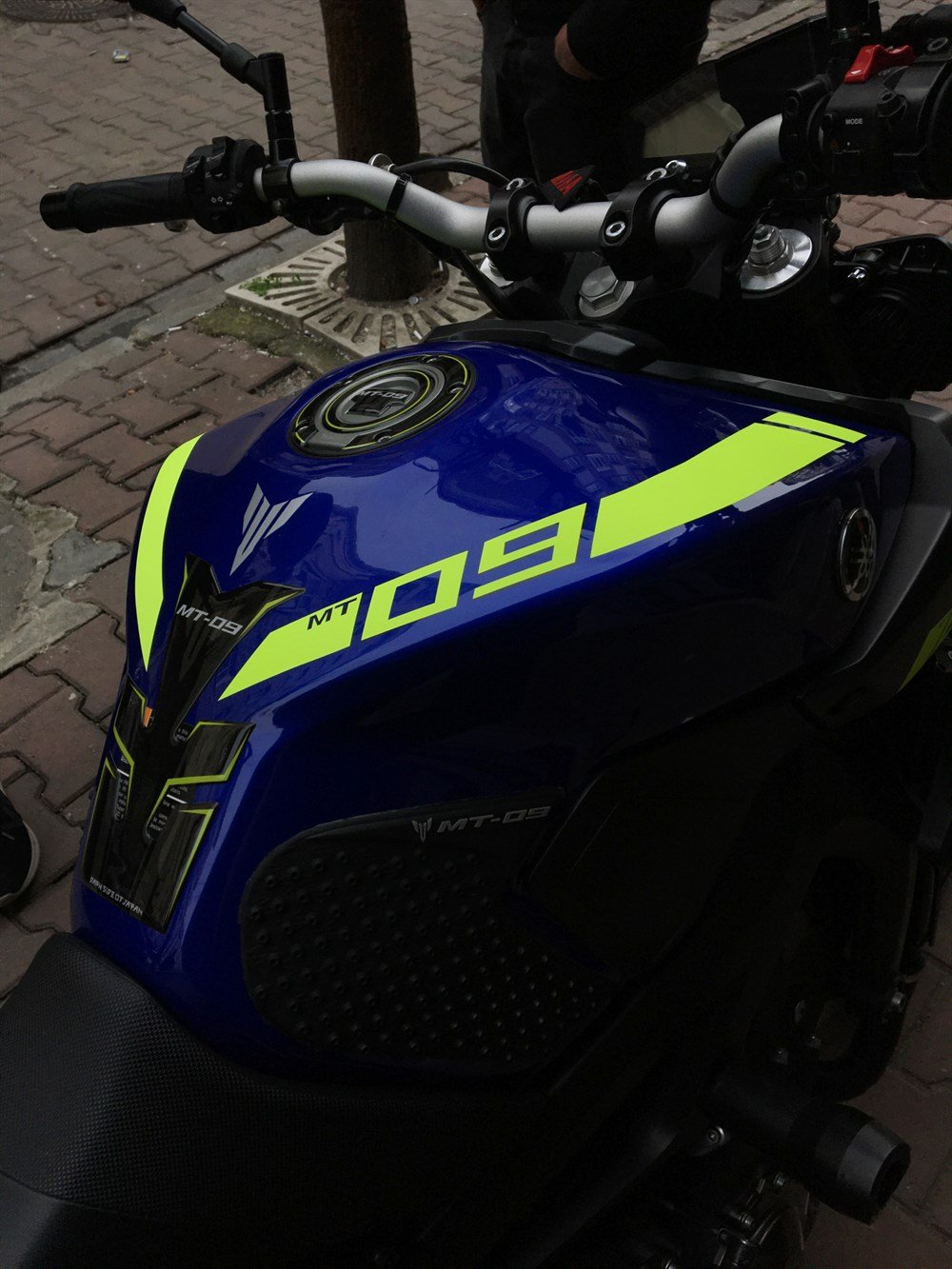 Yamaha MT 09 Depo Üstü Grenaj Sticker