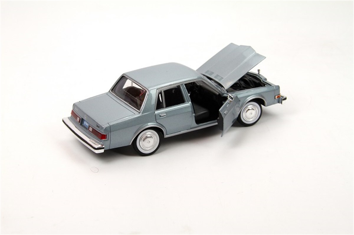 1986 Dodge Diplomat Salon 1:24 Model Araba Motor Max MM-73333