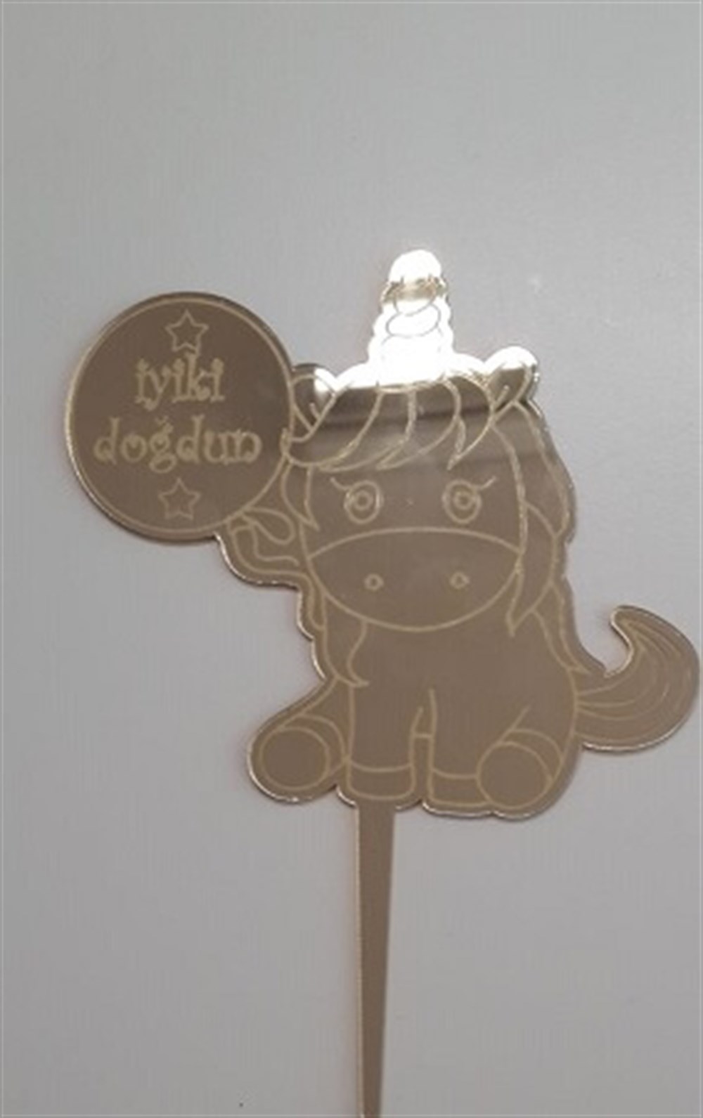 Pleksi Harf Rakam ve YazılarPasta Üstüne Pleksi İyi Ki Doğdun Unicorn At Şekilli Gold YazısıYerli Üretim