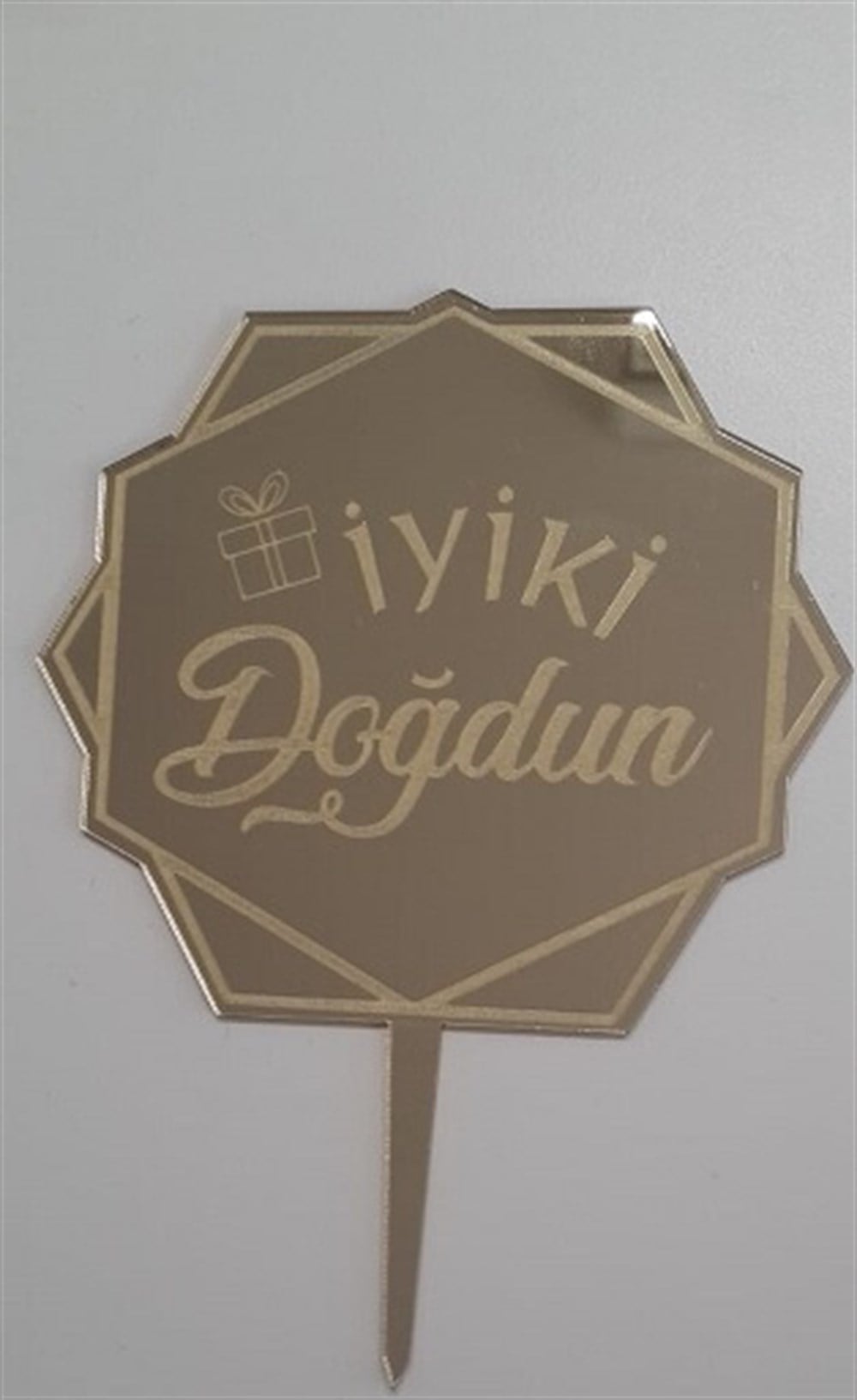 Pleksi Harf Rakam ve YazılarPasta Üstüne Pleksi İyi Ki Doğdun Altıgen Şekilli Gold YazıYerli Üretim