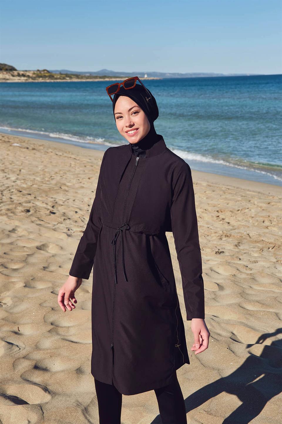 HaşemaHaşema Elisa Kordon Detaylı Tek Üst Siyah Tesettür Mayo