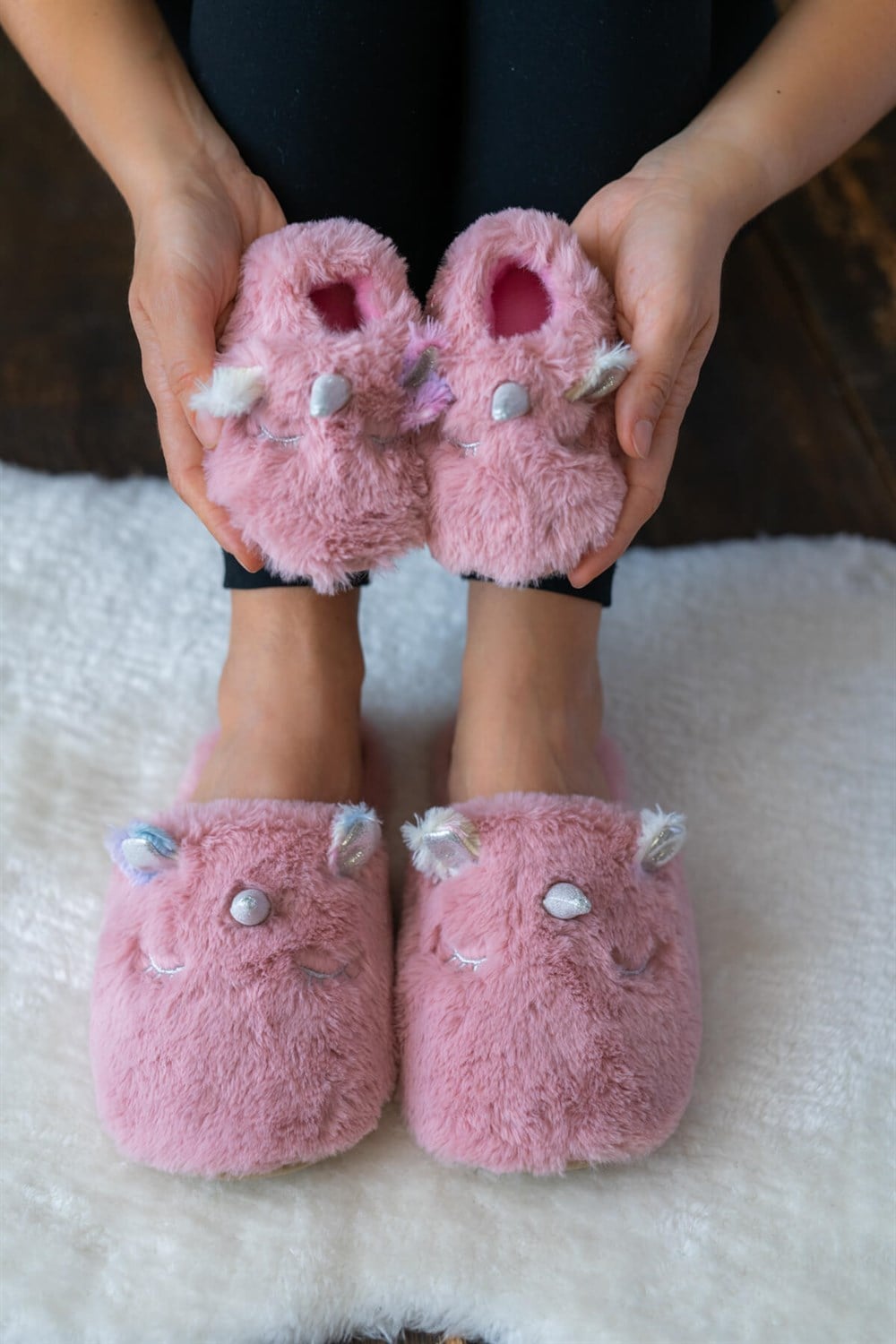 Peluş Unicorn Anne-Bebek Terlik ve Kaydırmaz Patik Seti