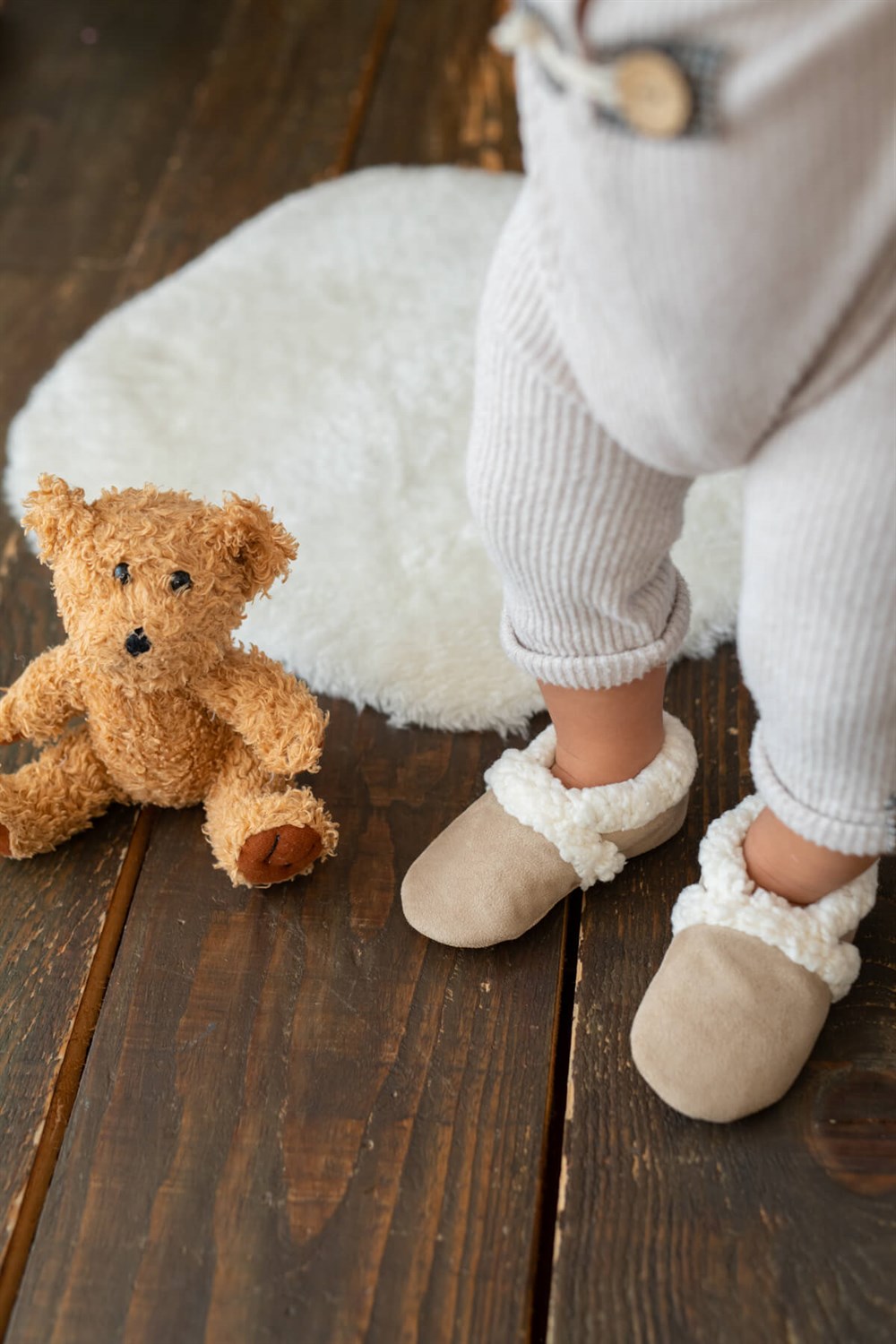 Suni Yünlü Peluş Ekru Süet Kaydırmaz Taban Patik
