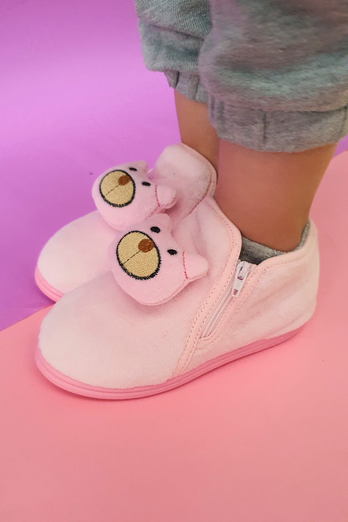 Pembe Ayıcık Aksesuarlı Fermuarlı Kadife Panduf