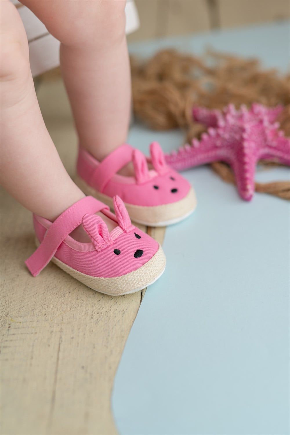 Pembe Cırtcırtlı Tavşan Nakışlı Patik