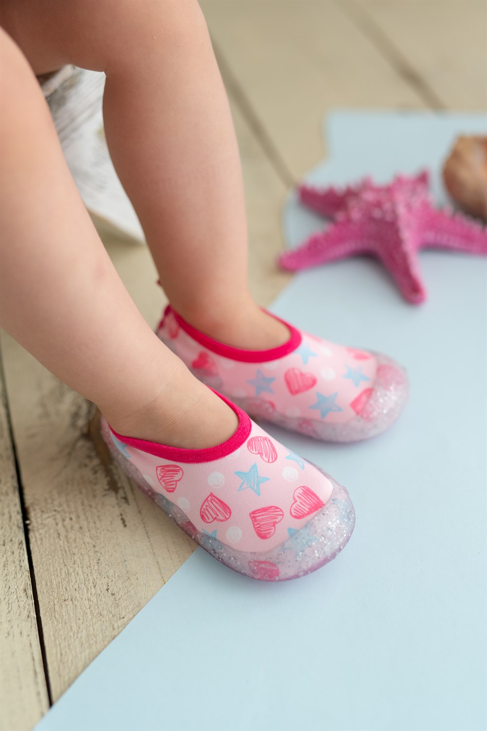 Simli Pembe Kalpli Kız Çocuk Kaydırmaz Tabanlı Deniz Ayakkabısı | Şık ve  Güvenli Deniz Ayakkabıları
