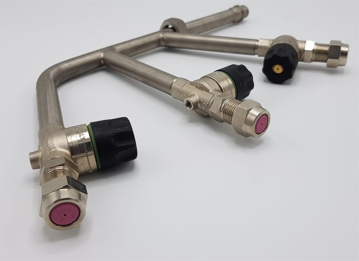 One Way, Three Outlet Nozzle with Anti Drip For Vineyard Type Elektrojet (World Wide Free Shipping by Fedex)