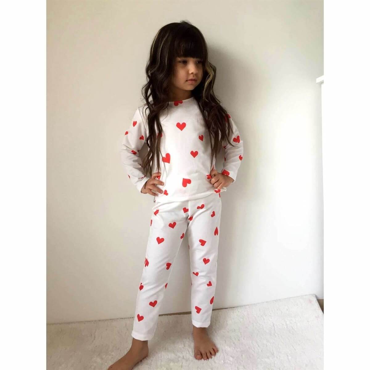 Kız Çocuk Kalp Figürlü Beyaz Pijama Takımı