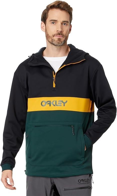 TNP NOSE GRAB SOFTSHELL HOODIE
