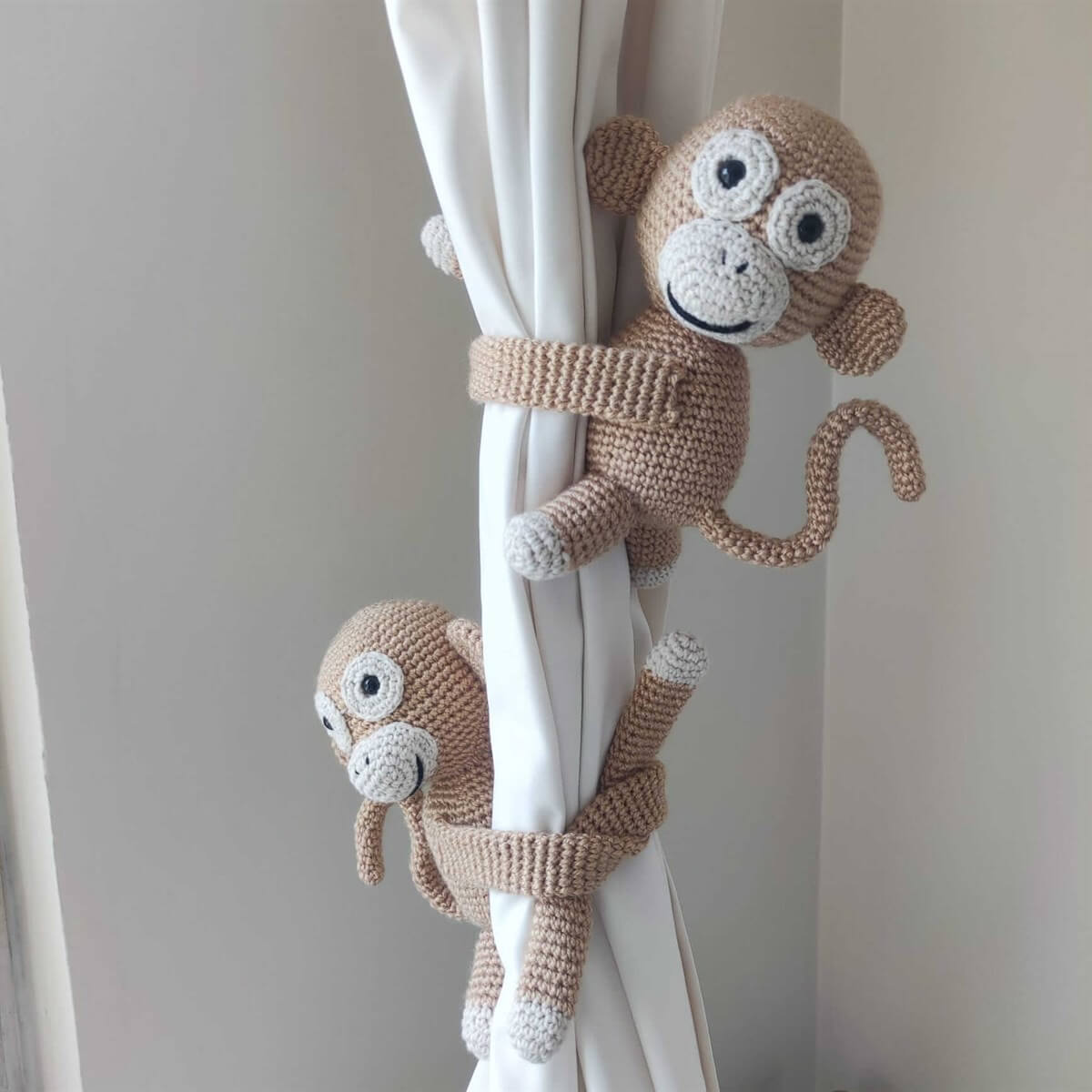 Amigurumi El Örgüsü Çocuk Odası Perde Tutucu Maymun Aksesuar 22cm-Ev Gereçleri-QuzucukKids.com