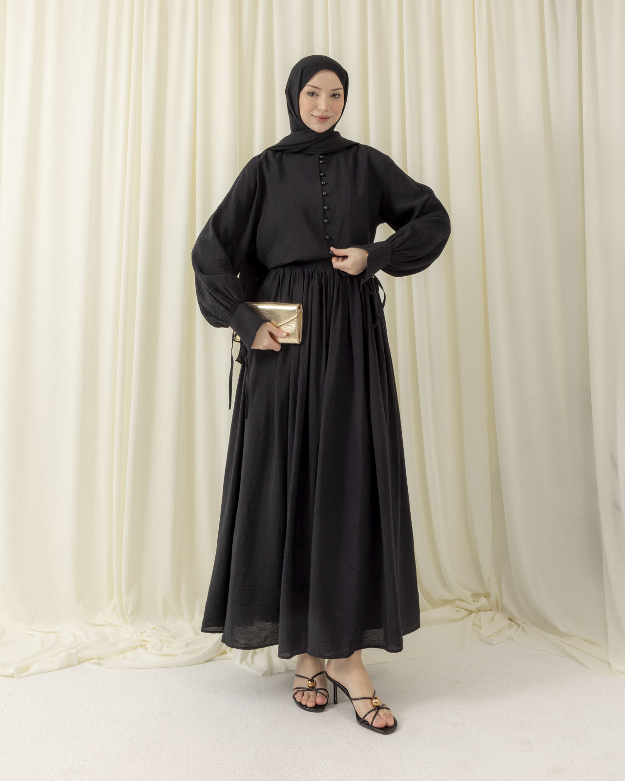 Düğme Detaylı Siyah Etekli Takım