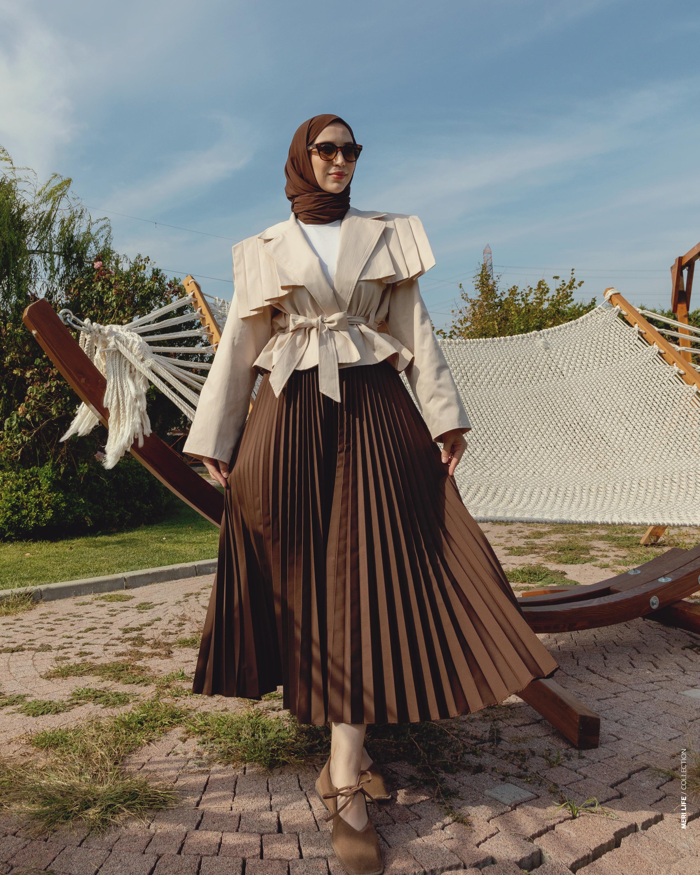 Nervür Detaylı Taş Kısa Trençkot