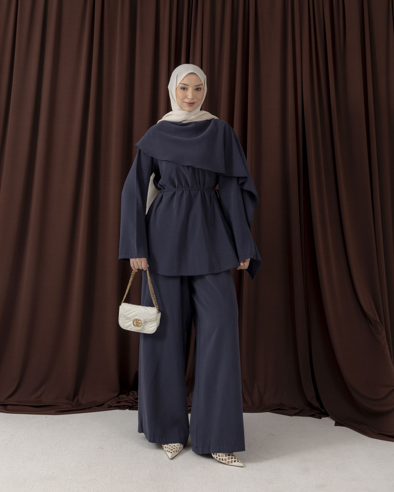 Omuzluk Detaylı Tunikli Lacivert Takım