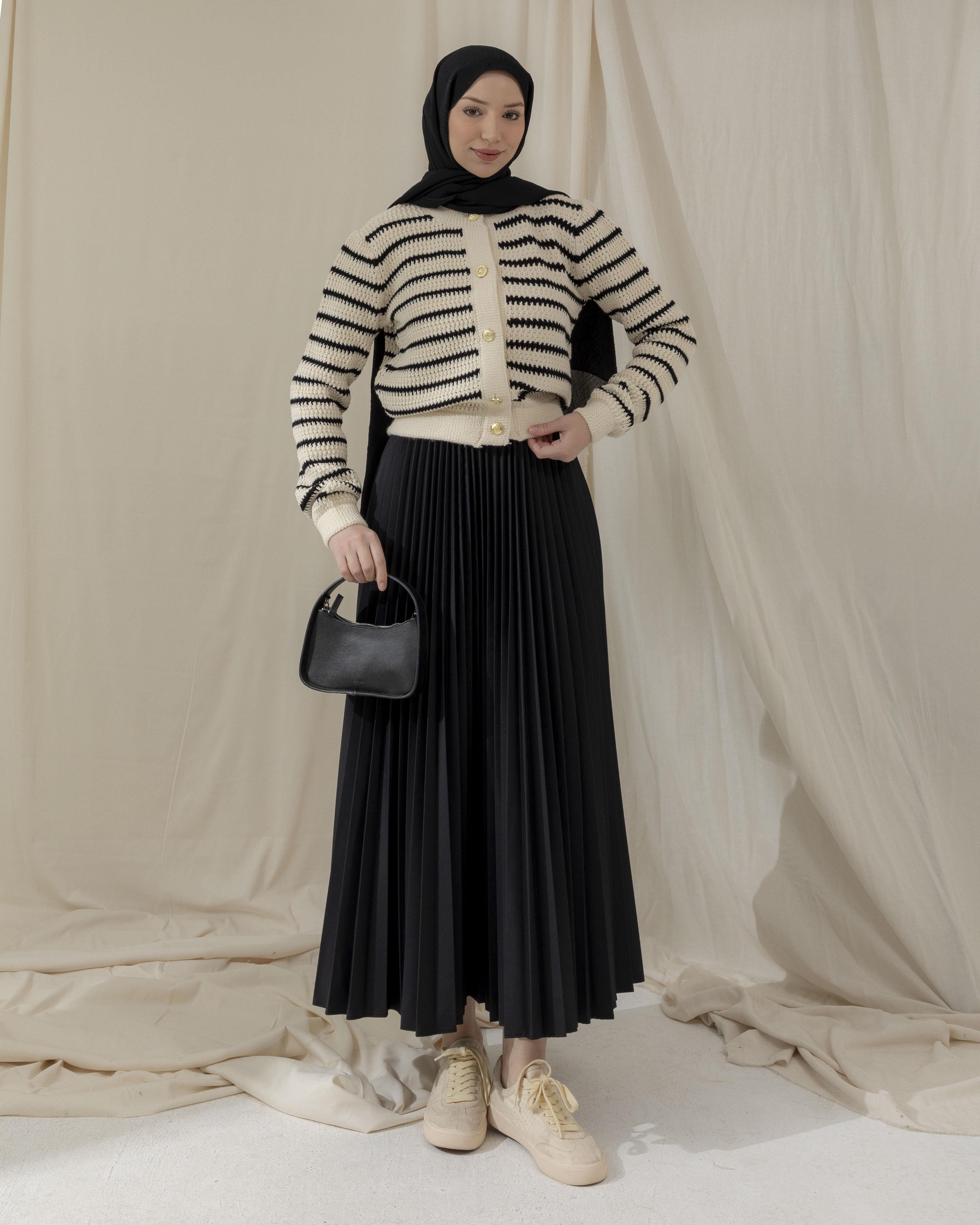 Şeritli Krem Triko Hırka