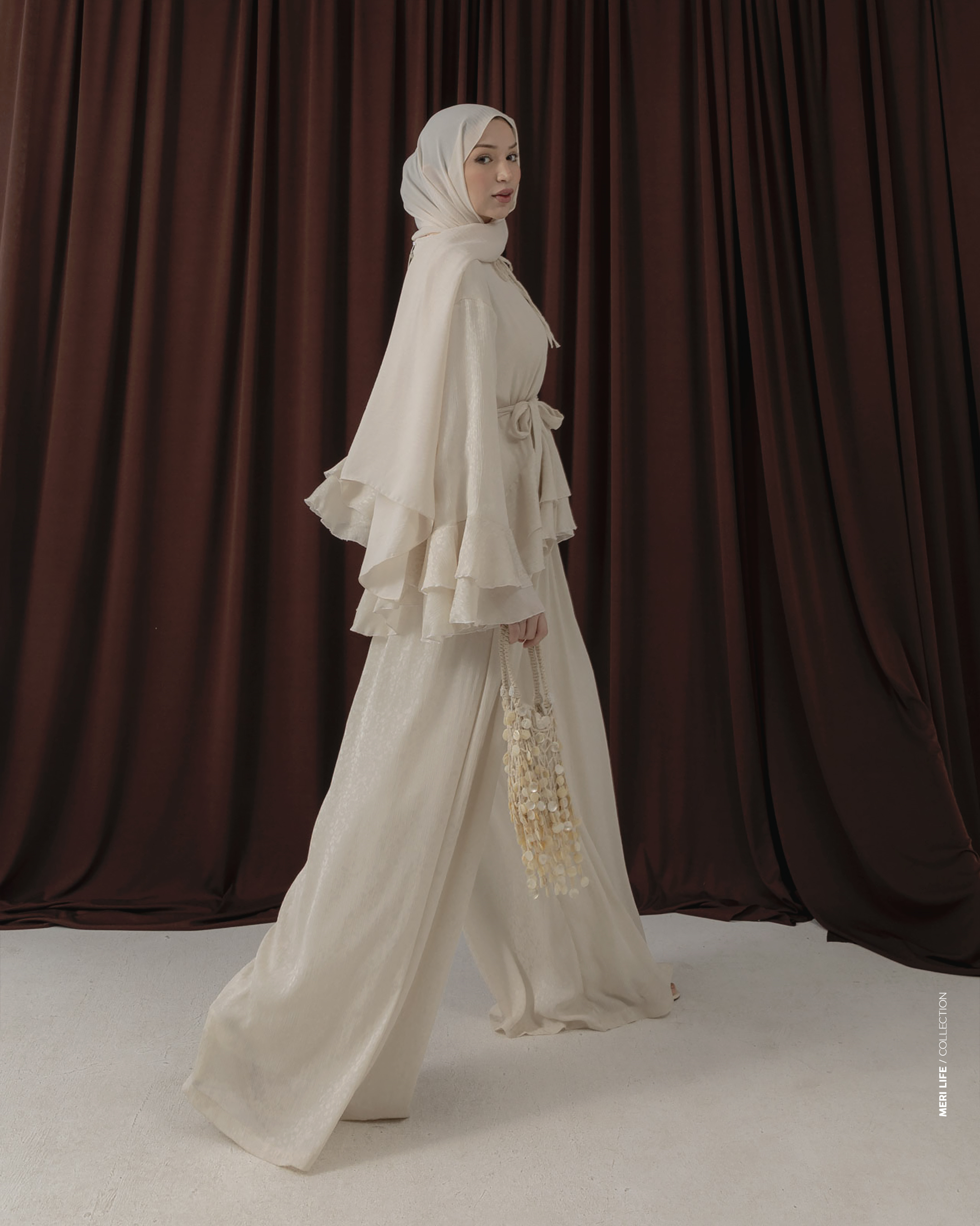 Volanlı Krem Takım