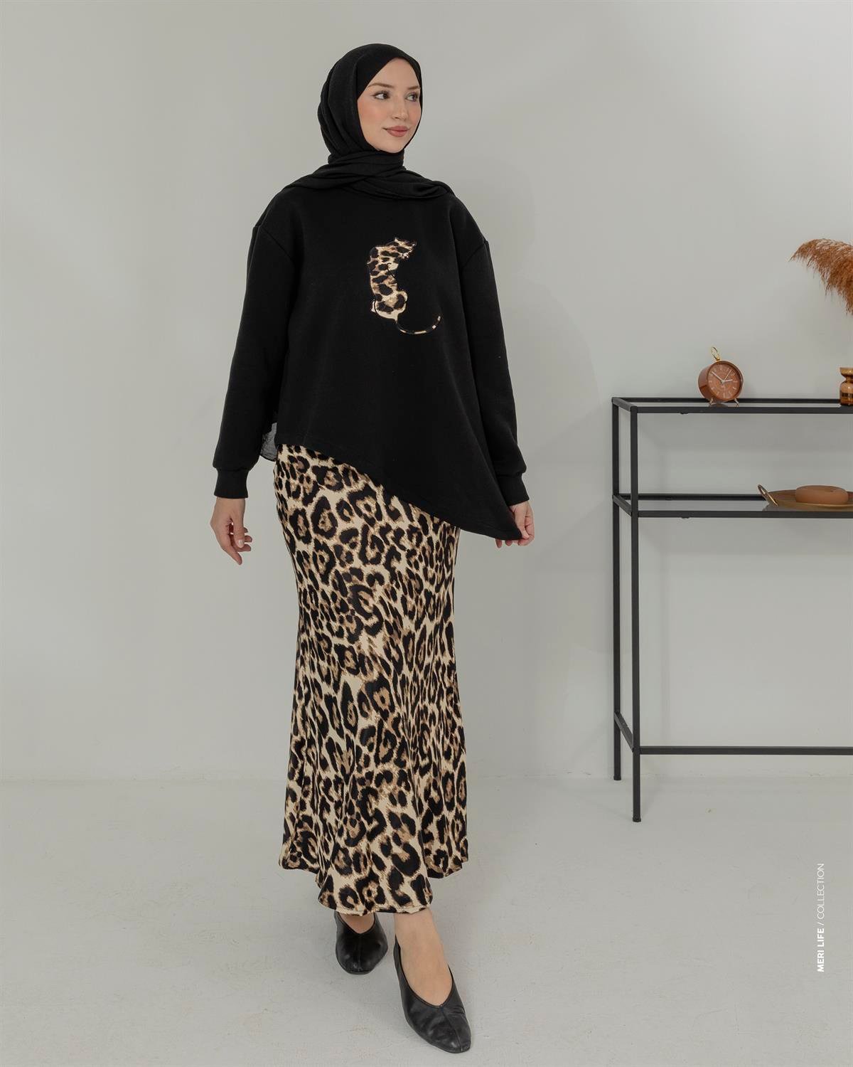 Leopar Desen Etekli Siyah Takım