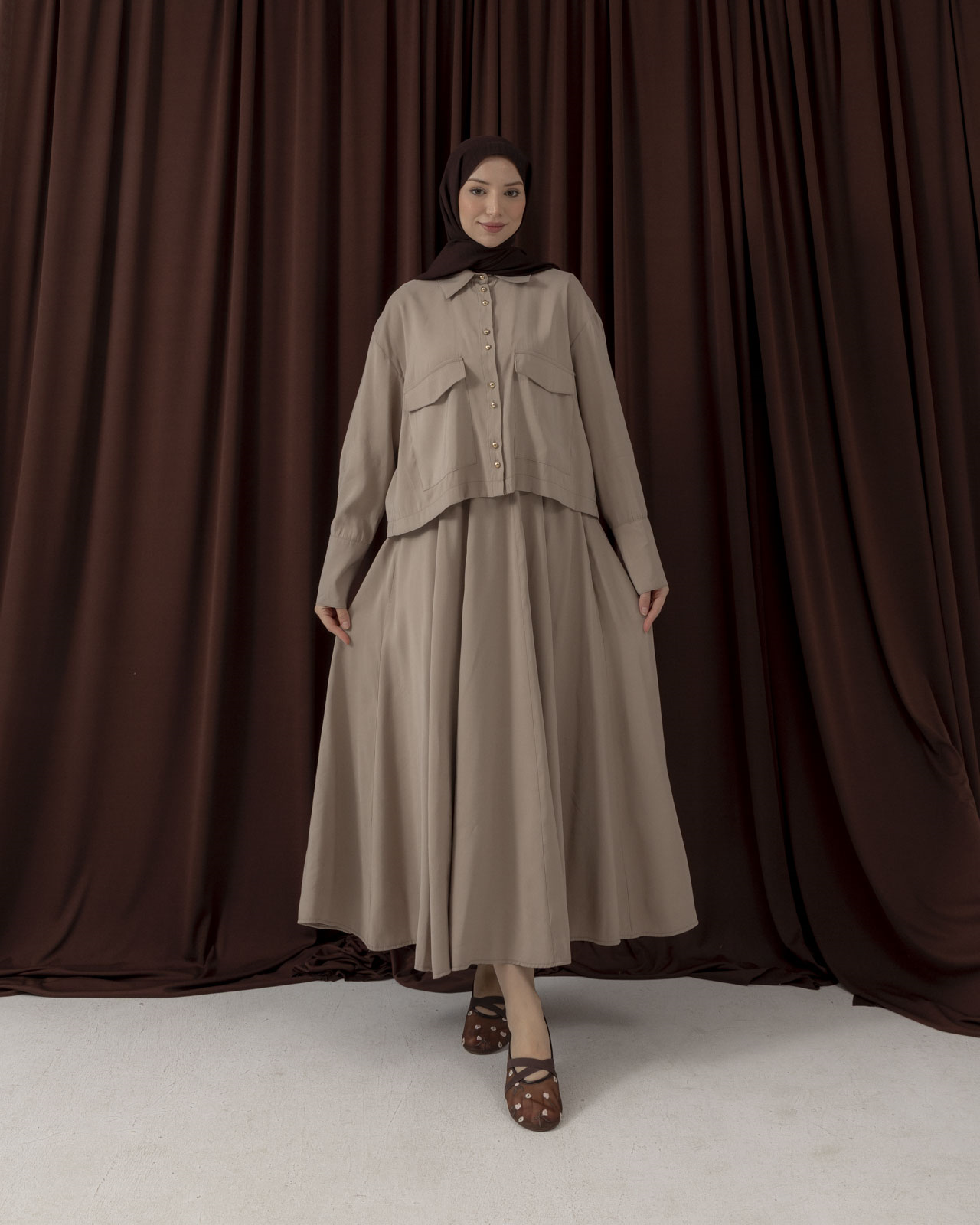 Cep Detaylı Etekli Taş Takım