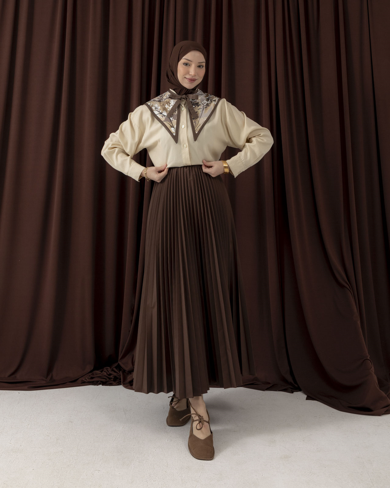 Desenli Kahve Yakalık