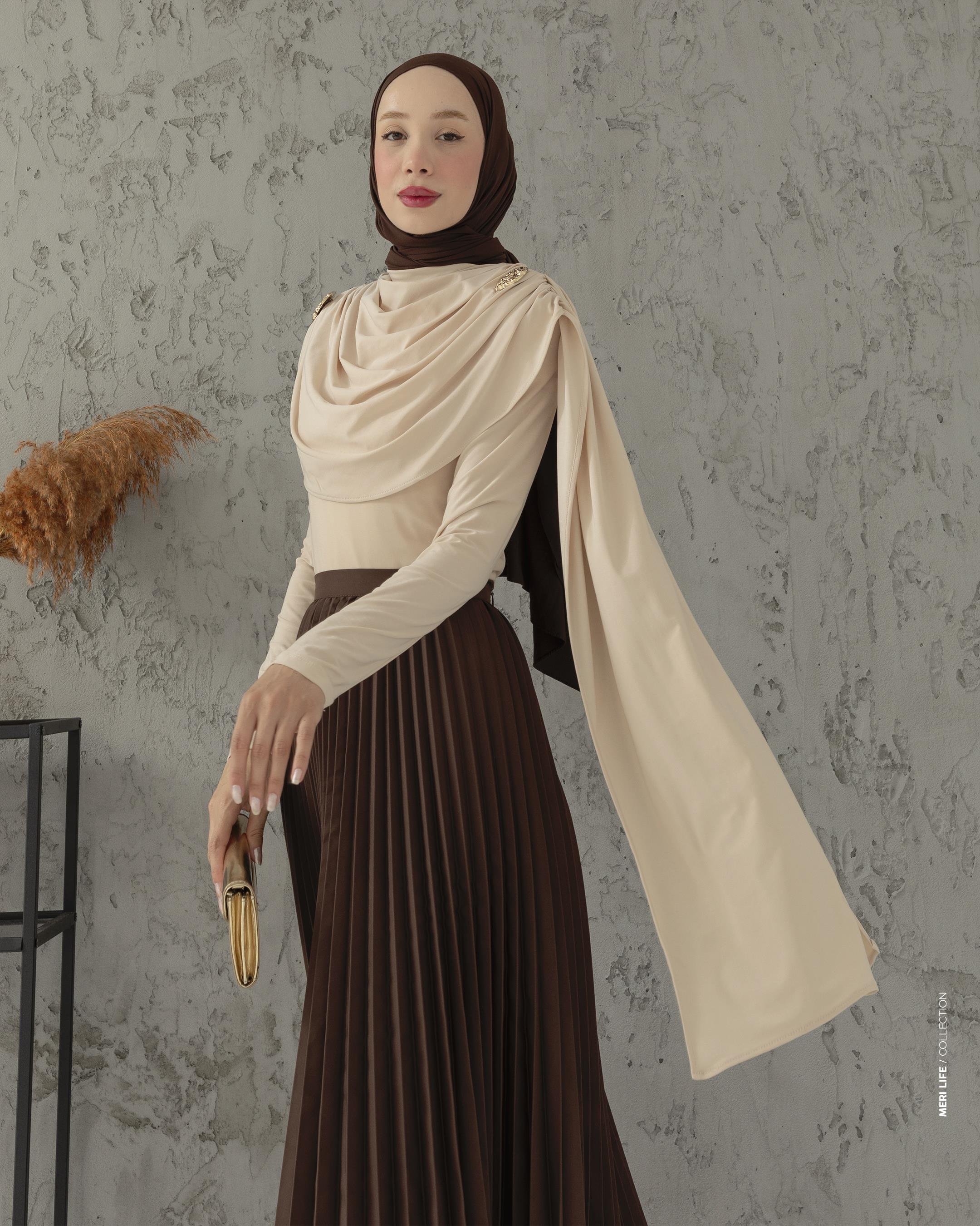 Omuz Büzgülü Krem Penye Bluz