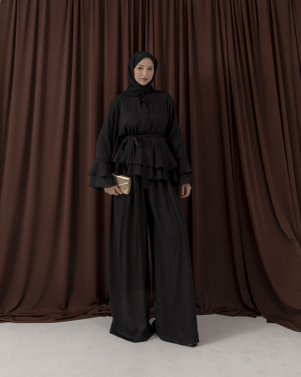 Volanlı Siyah Takım