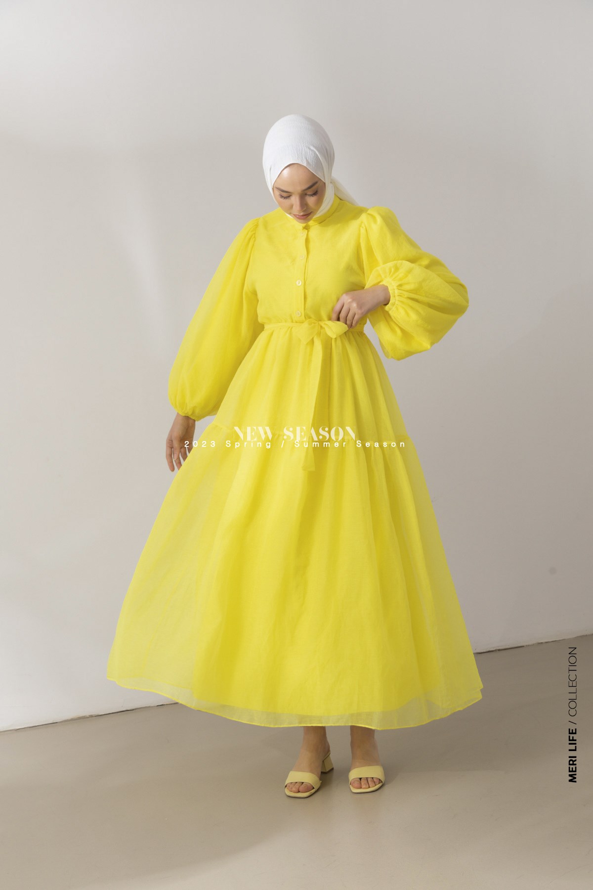 Yarım Düğmeli Sarı Şifon Elbise