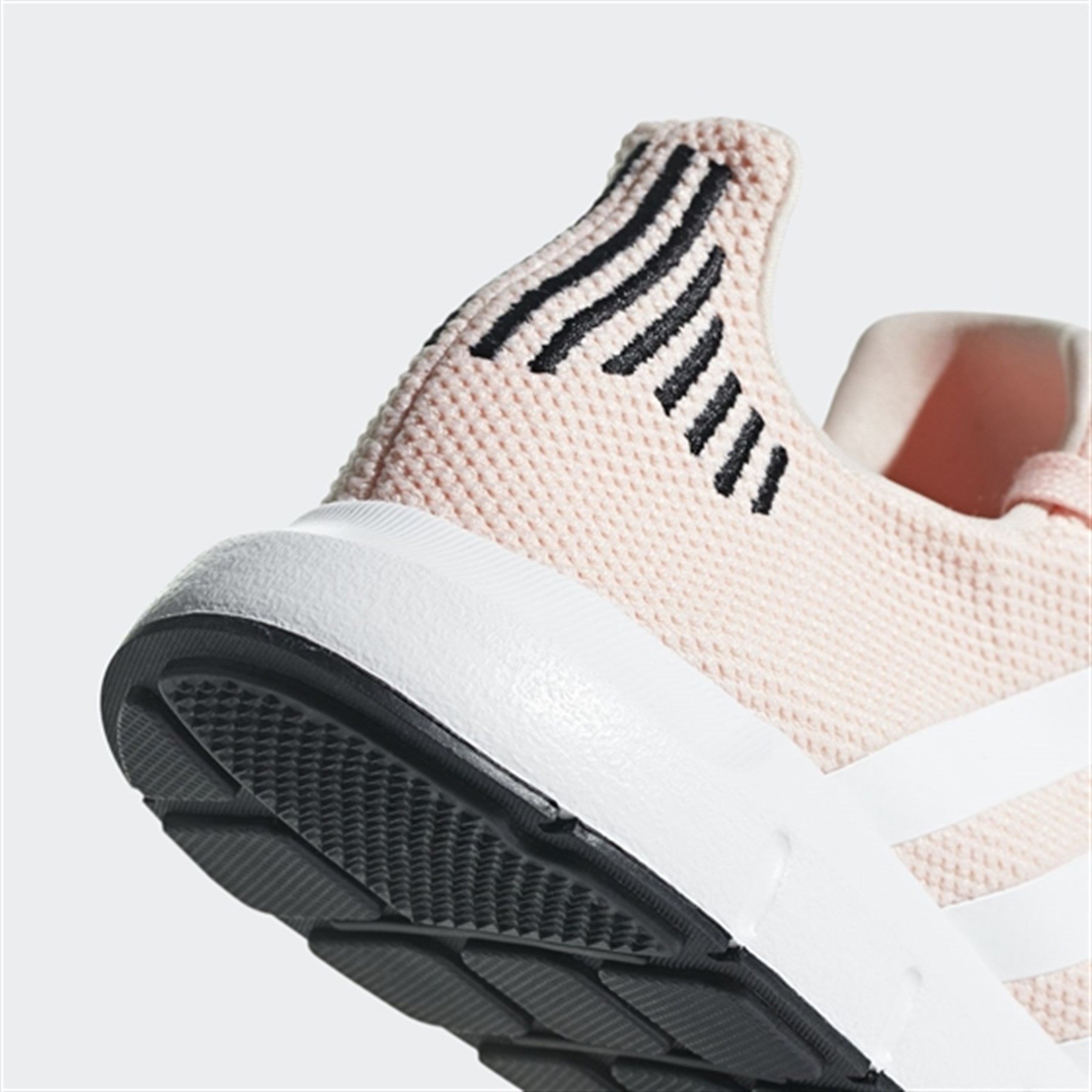 Кроссовки Swift Run Купить