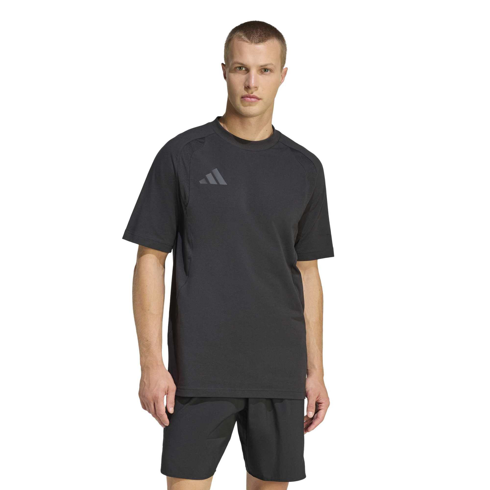 TT TEE