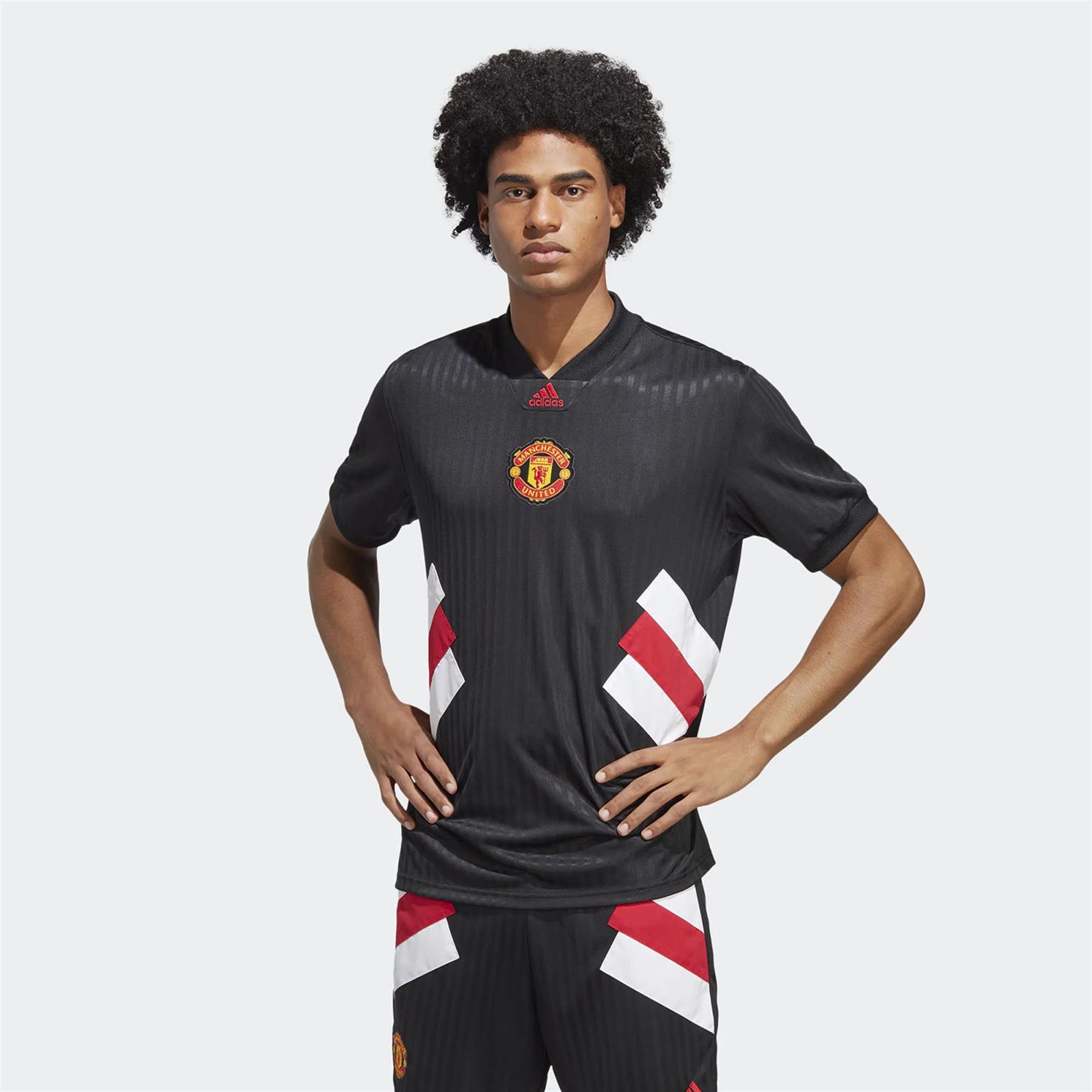 Adidas Erkek Futbol T-Shirt Manchester United Icon Jsy Ht2002