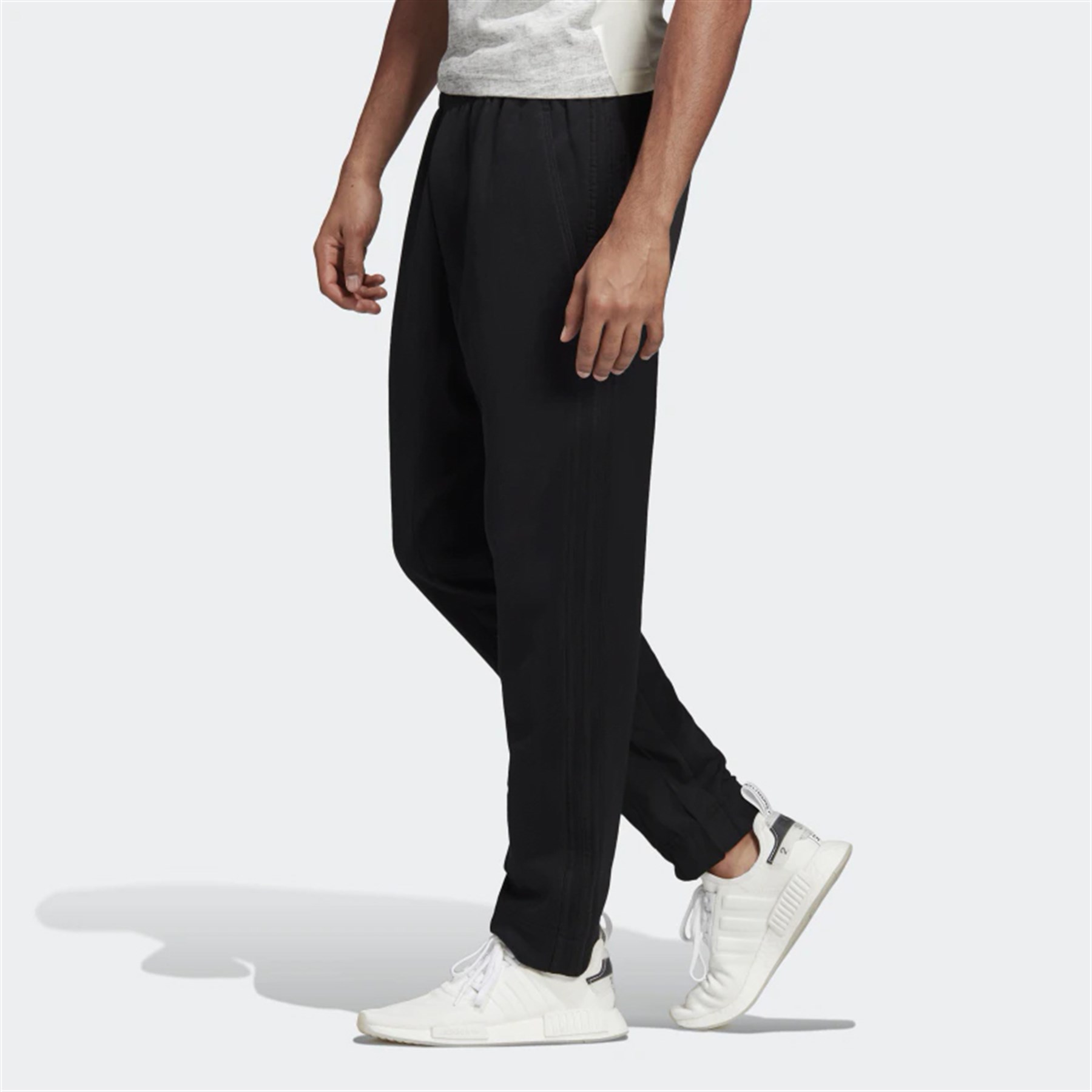 dv1970 adidas