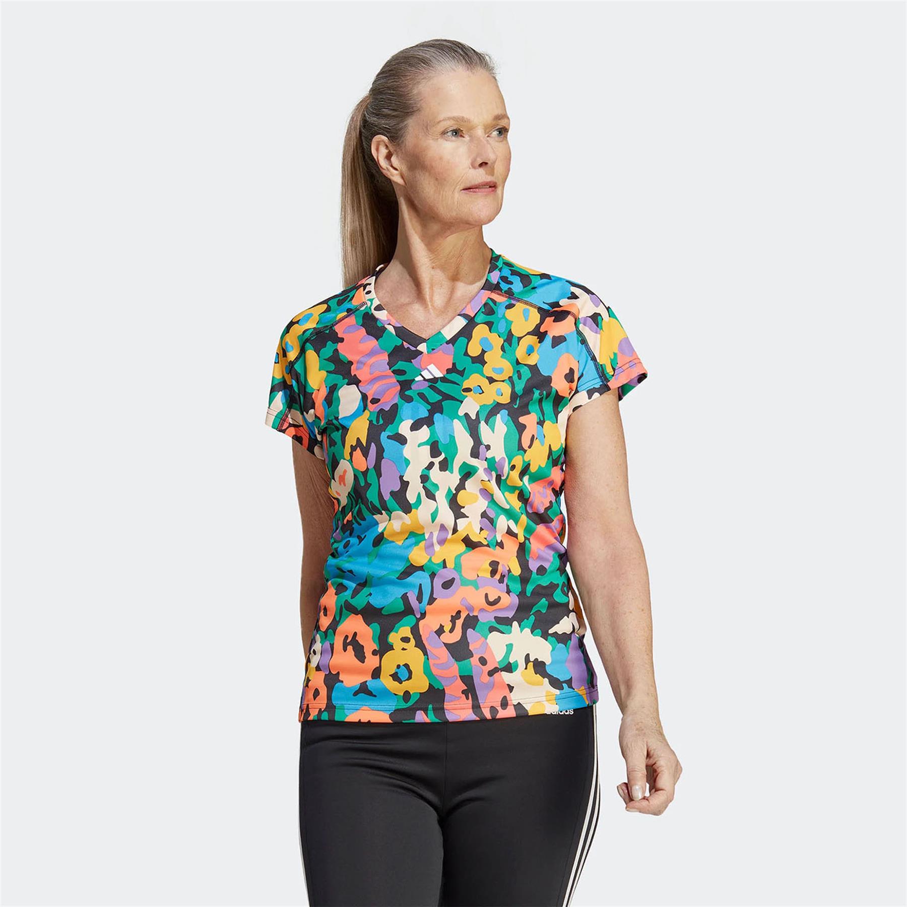 Adidas Kadın Günlük T-Shirt Tr-Es Aop T Hn5541