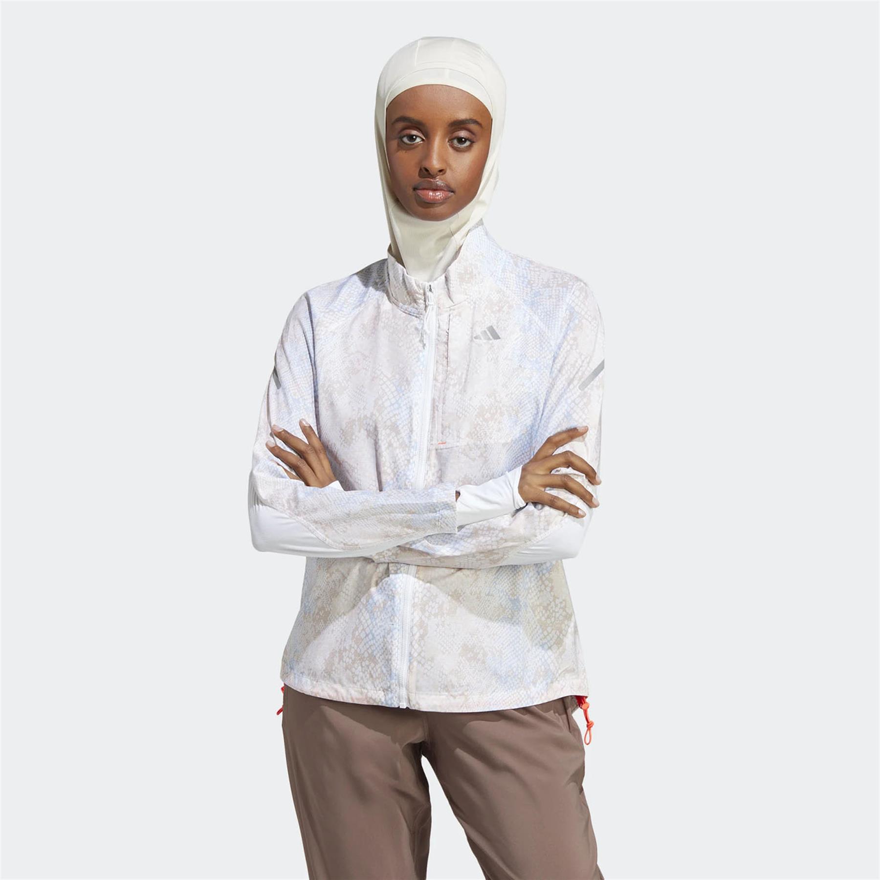 Adidas Kadın Koşu - Yürüyüş Mont Fast Jkt Aop Hm4320