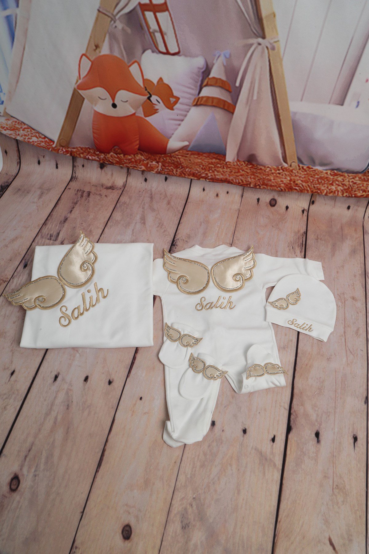 İsme Özel Gold Kanat İşlemli 4'lü Bebek Tulum Seti-4026