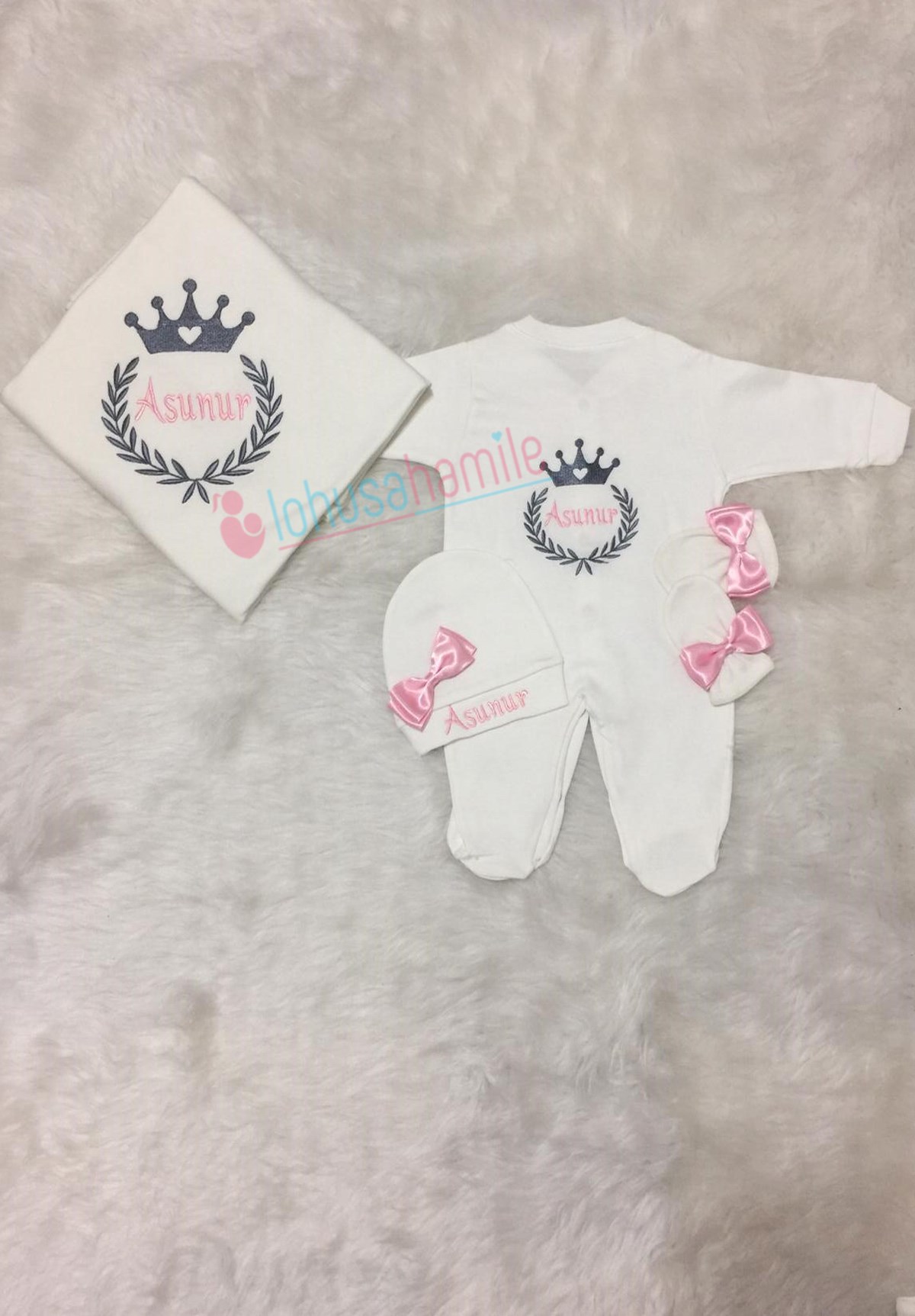 İsme Özel Tac Nakış İşlemli 4'lü Bebek Tulum Seti-4017