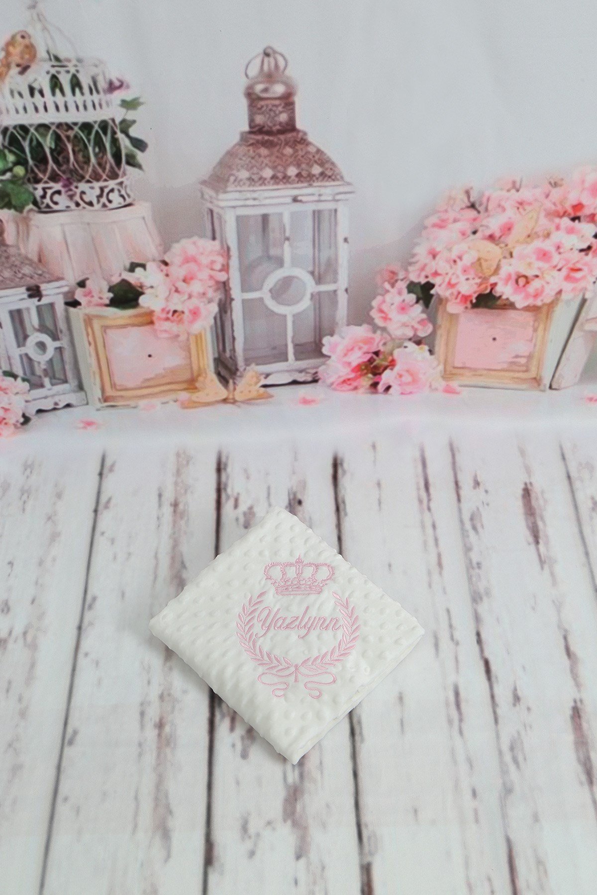 B7053 İsme Özel Tac Nakışlı Bebek Battaniyesi