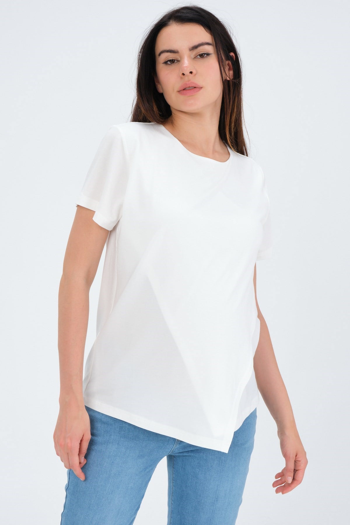 Busa Hamile Asimetrik Kesim Emzirme Detaylı Kısa Kollu T-Shirt Beyaz