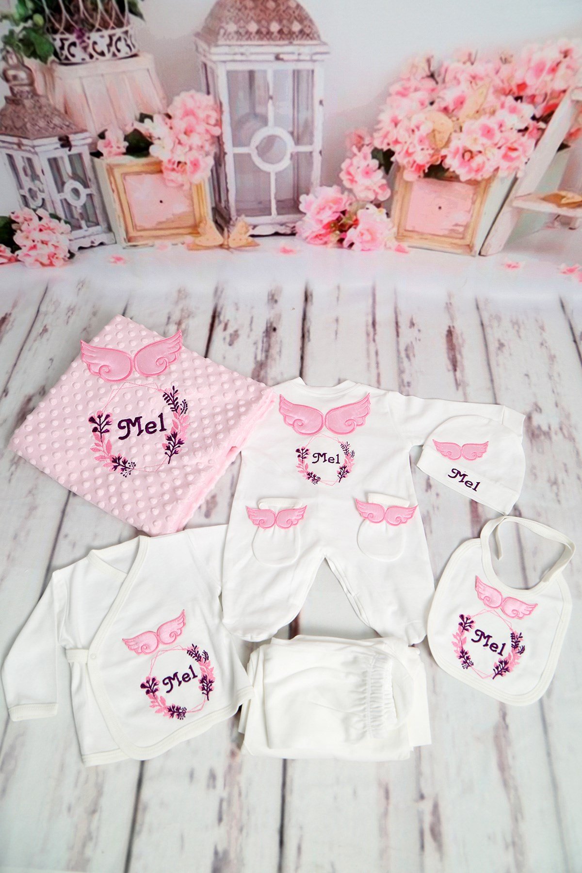 İsme Özel Astilbe Esintili Nakışlı 10lu Hastane Çıkış Set 