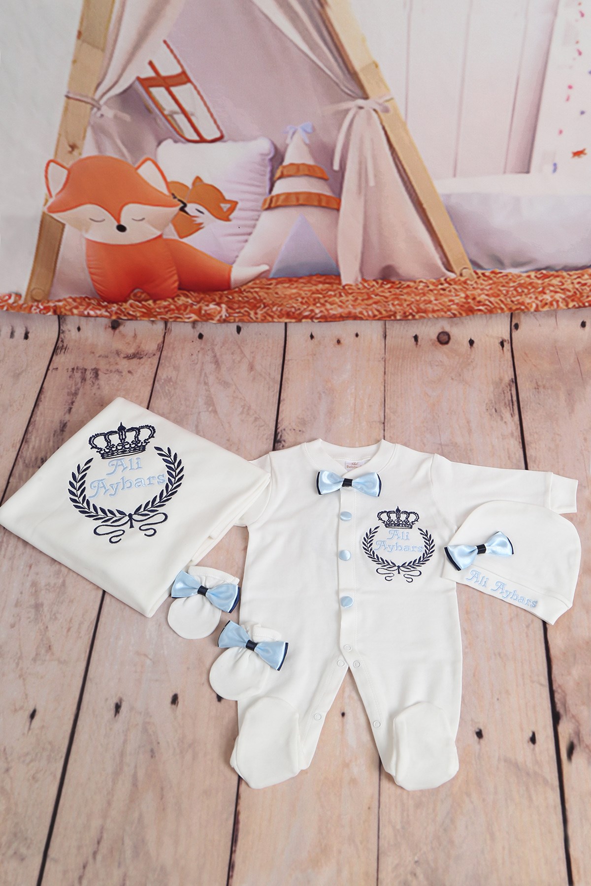 Lh4073 İsme Özel Taç Çelenk Nakışlı 4'lü Hastane Çıkış Seti