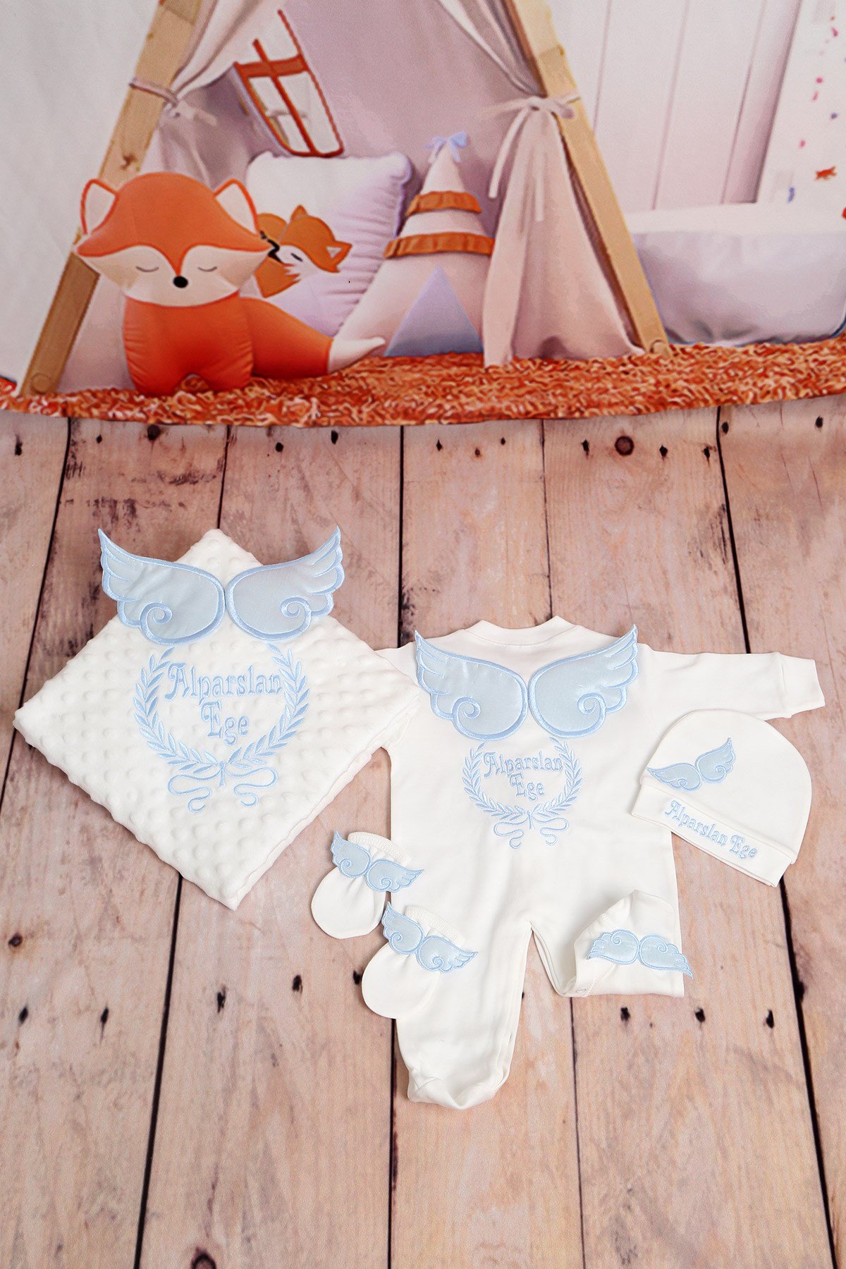 Lh4084 İsme Özel Kanat Tac Nakışlı Hastane Çıkışı 4lü Set