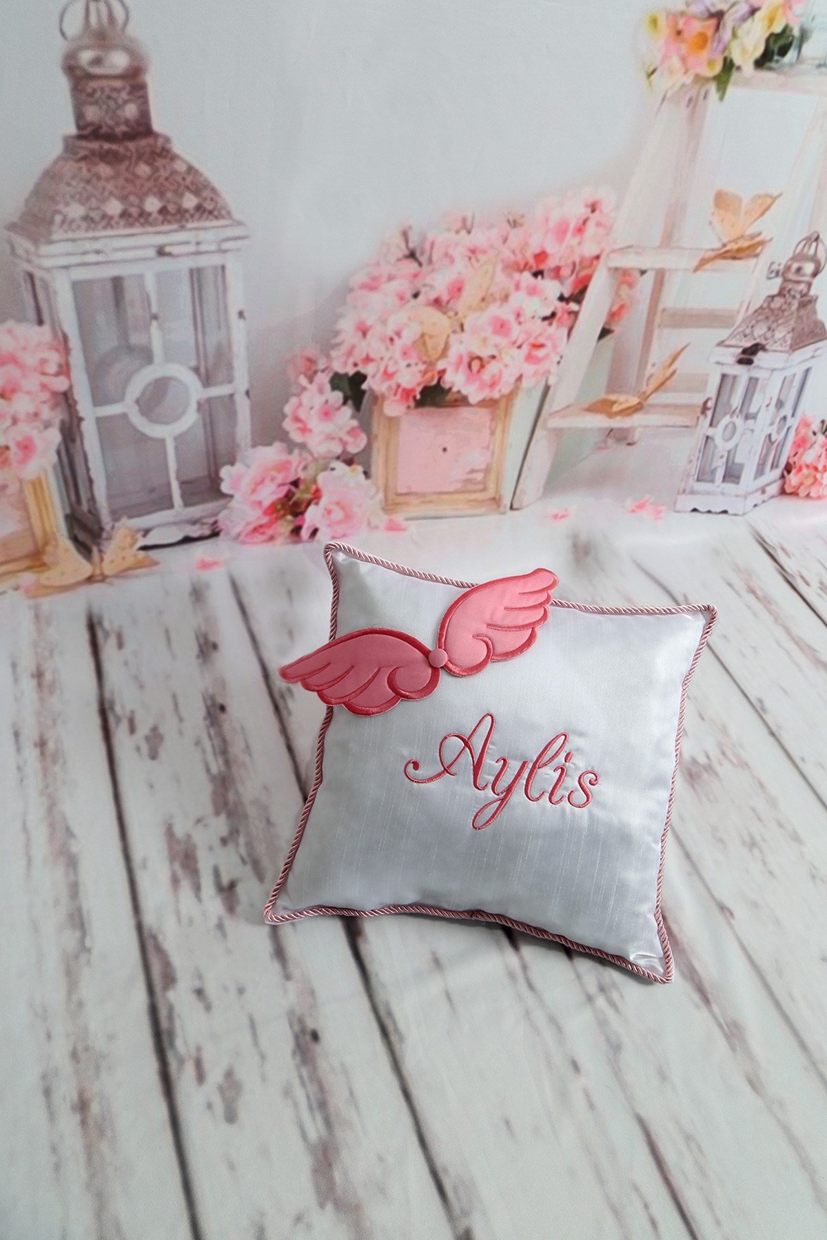 Lh661 İsme Özel Kanat Nakışlı Takı Yastığı