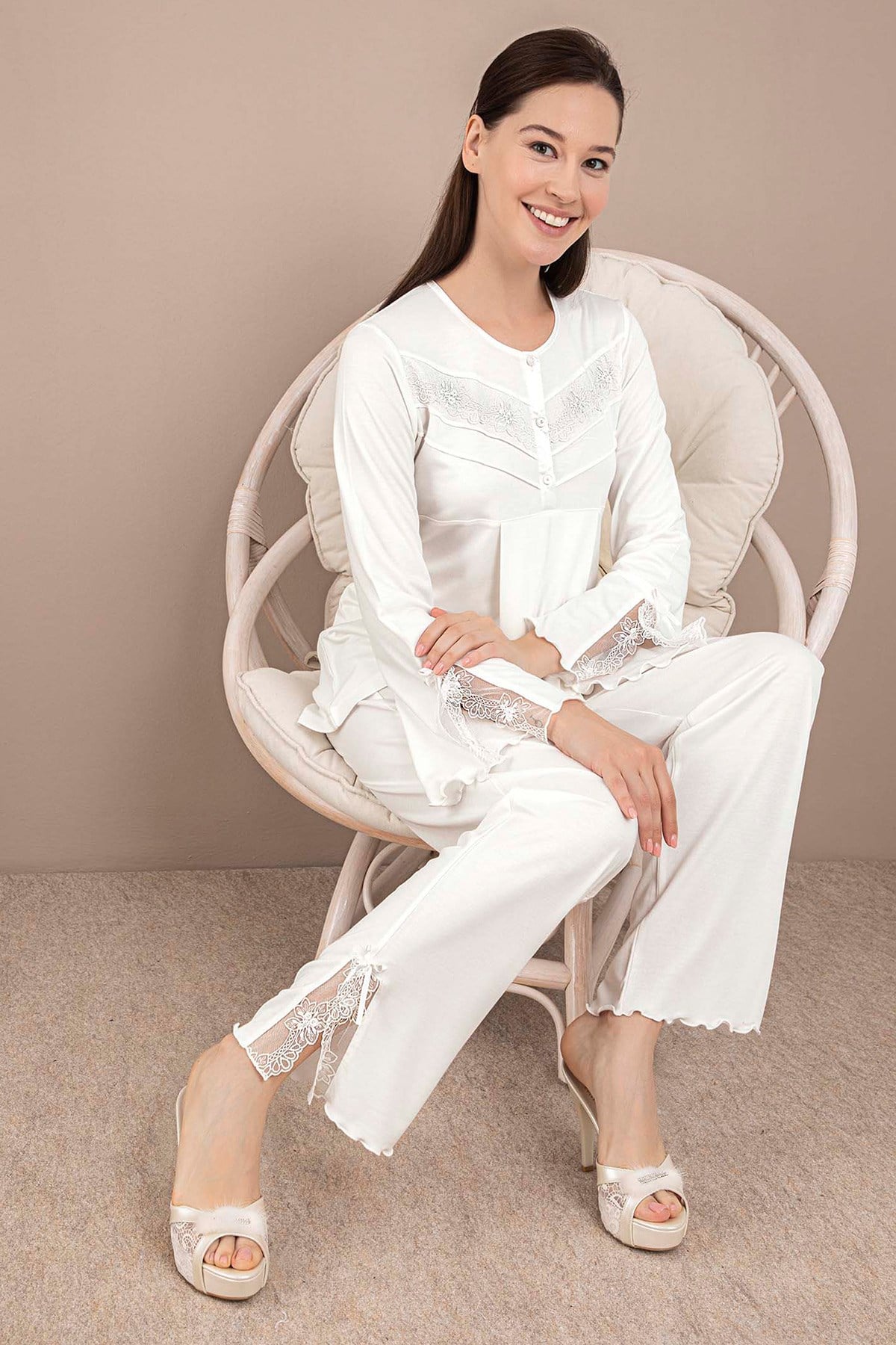 Rozalinda 128 Ekru Dantel Detaylı Lohusa Pijama Takımı