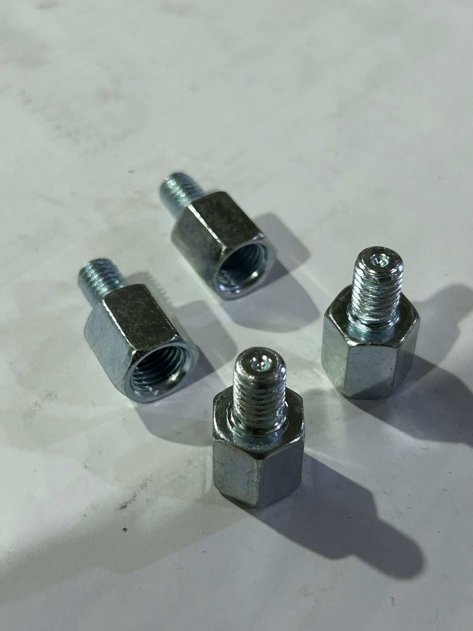 AYNA DÖNÜŞÜM VİDASI ( 8 MM DEN 10 MM E DÖNÜŞTÜRME)