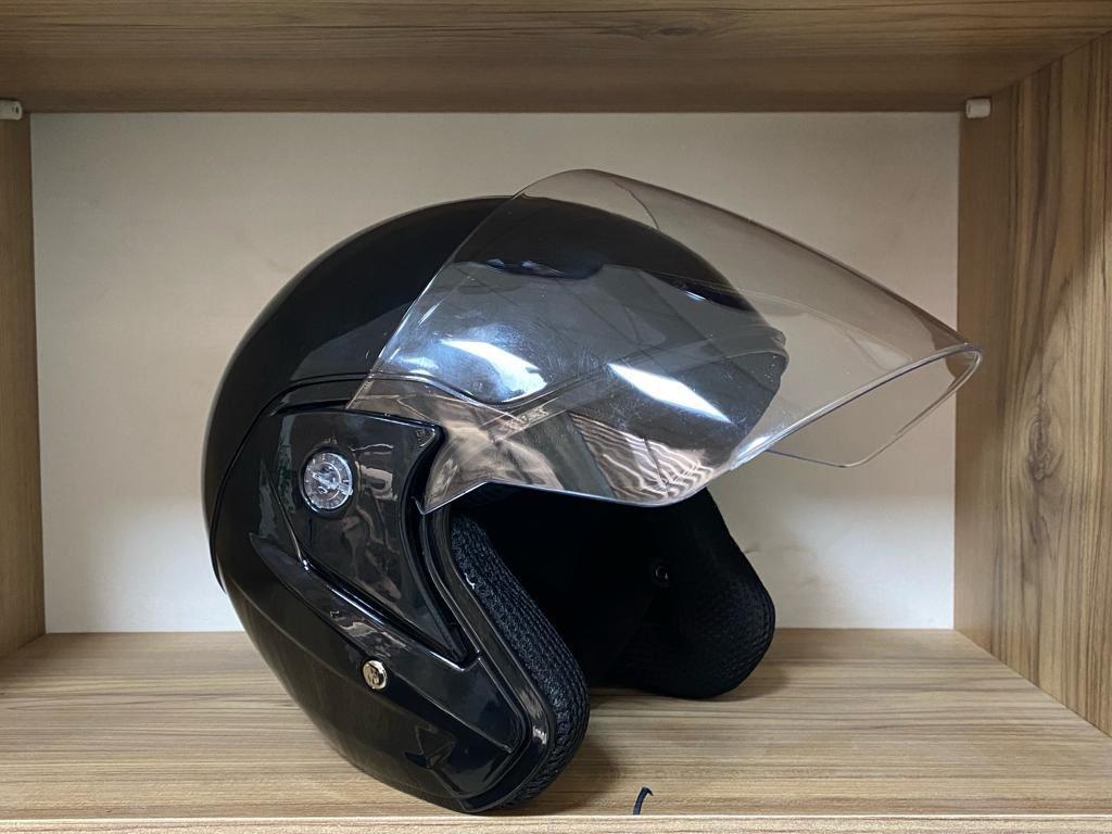 ÇENESİZ YARIM KASK  CAMLI MODEL  ( CAM KİTLEMELİ MODEL ) 