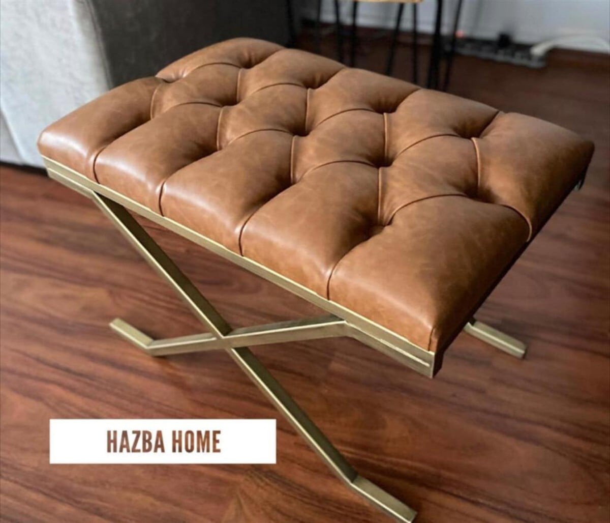 GOLD AYAKLI DERİ PUF