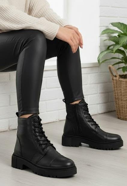 MAKRAS EXCLUSIVE Kadın Maskaratlı Siyah Fermuarlı Hakiki Deri İçi Kürklü Bot