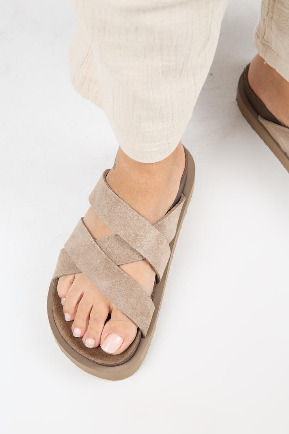 Manijero Paula MNR.011.01 Kadın Vizon Kalın Taban Günlük Hakiki Deri Terlik