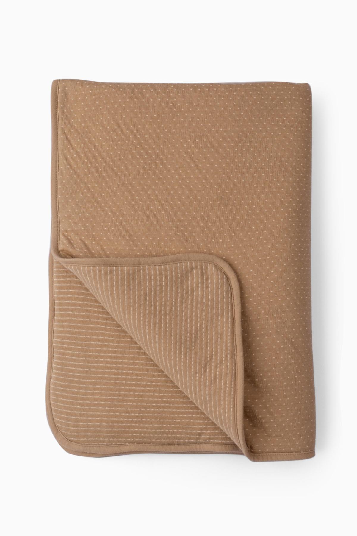 Elyaf Dolgulu Çift Taraflı Bebek Battaniyesi Kahverengi 75x100 