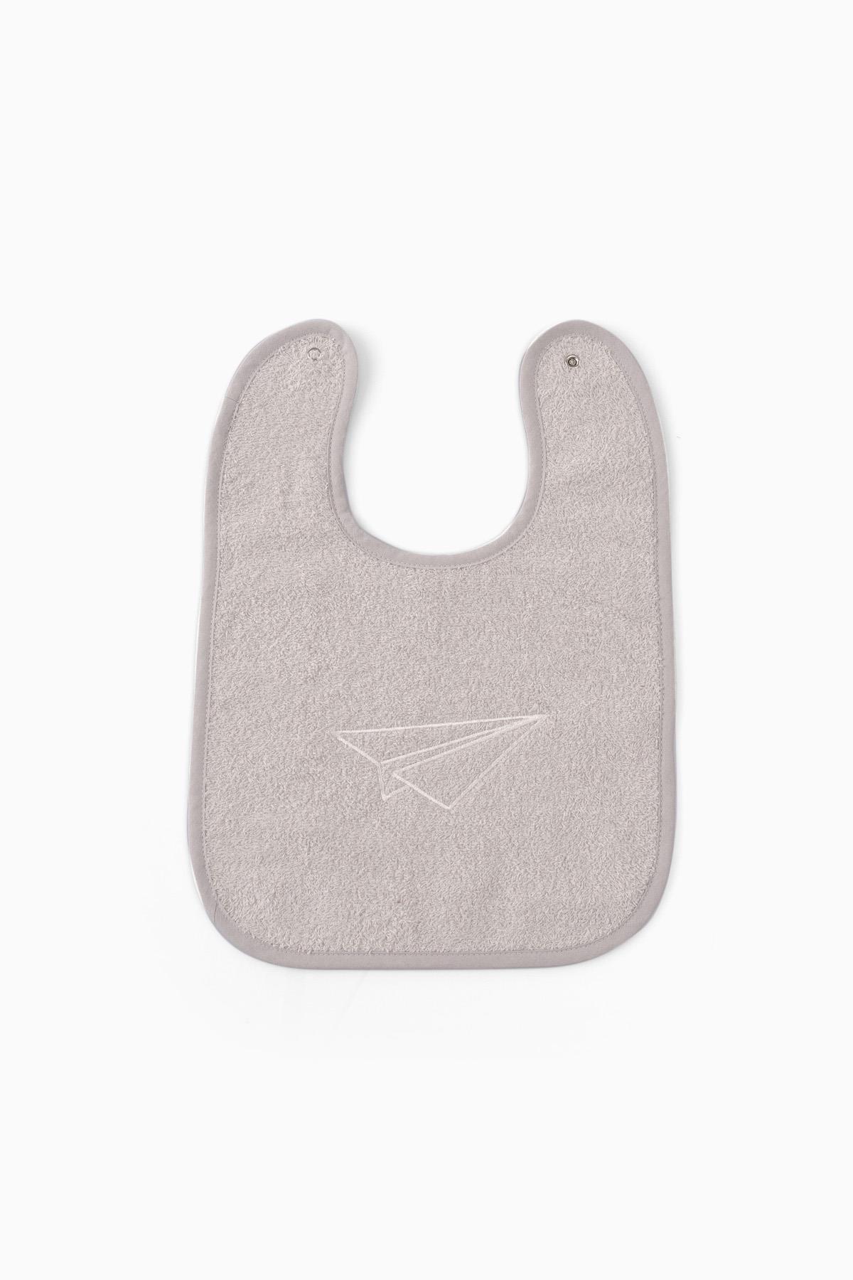 Büyük Boy Havlu Mama Önlüğü 27x37 cm Uçak Nakışlı Gri | Uygun Bebe.comMama Önlükleri Büyük Boy Havlu Mama Önlüğü 27x37 cm Uçak Nakışlı Gri Uygun Bebe