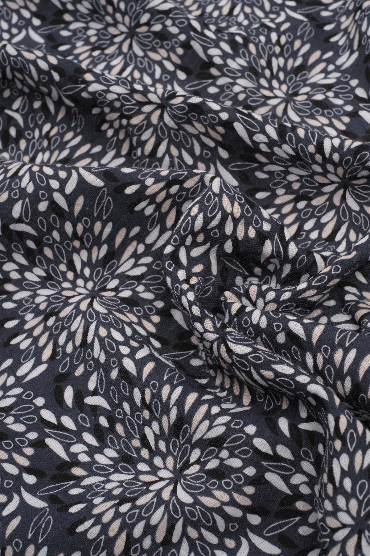 Müslin Örtü 120x120 cm Doğal Pamuk Müslin Ebruli LacivertMüslin Örtüler Müslin Örtü 120x120 cm Doğal Pamuk Müslin Ebruli Lacivert Boumini