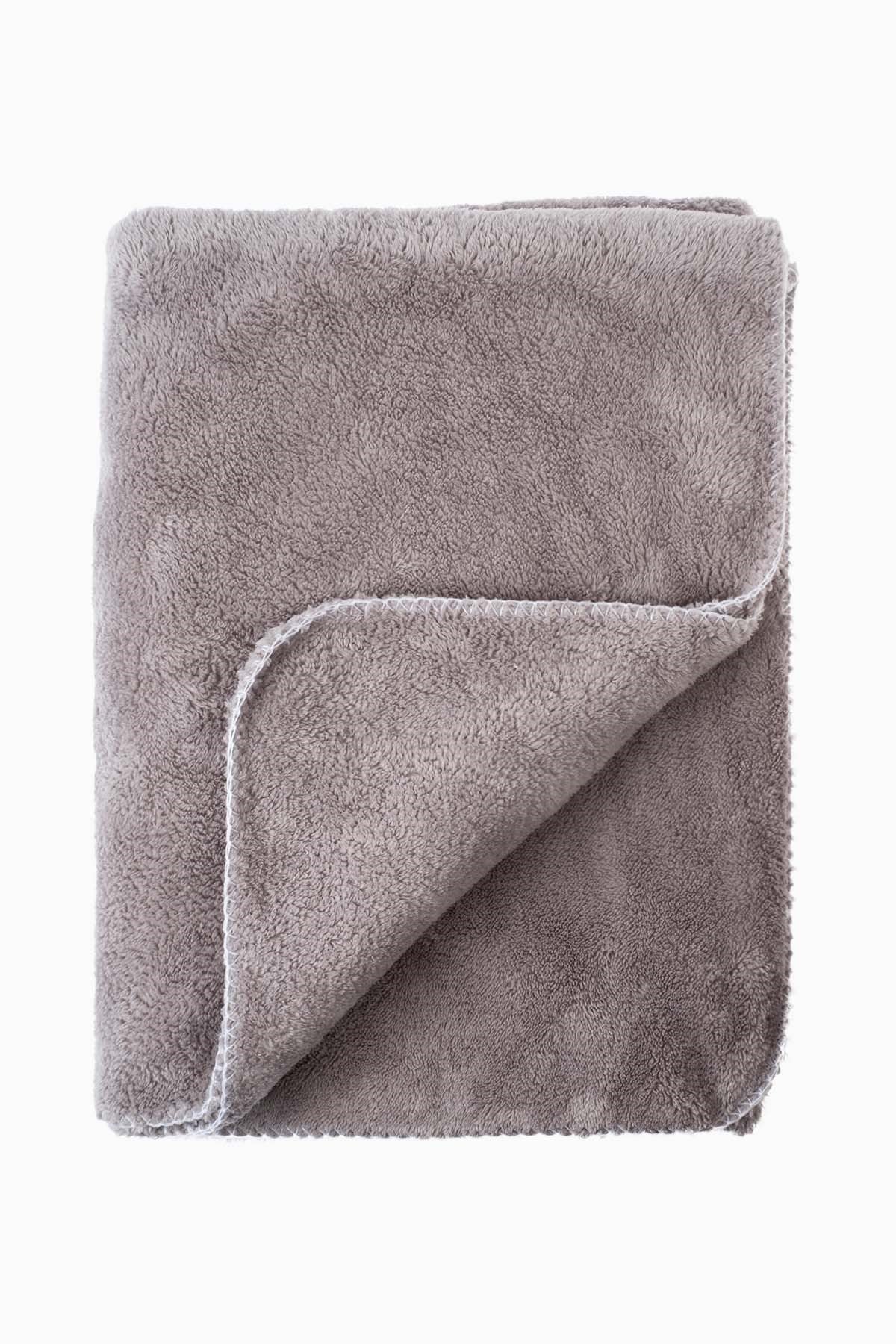 Peluş Welsoft Bebek Battaniyesi 100x150 cm Vizon Süs DikişliBattaniye Peluş Welsoft Bebek Battaniyesi 100x150 cm Vizon Süs Dikişli Uygun Bebe