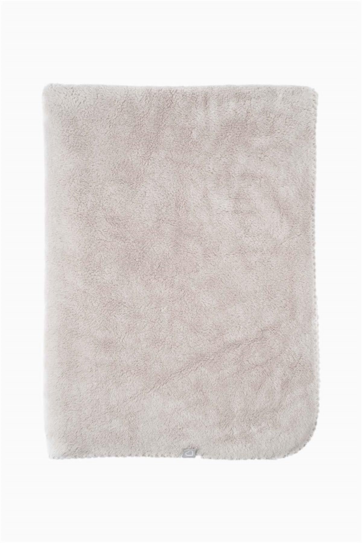 Peluş Welsoft Bebek Battaniyesi 150x200 cm Gri Süs DikişliBattaniye Peluş Welsoft Bebek Battaniyesi 150x200 cm Gri Süs Dikişli Boumini